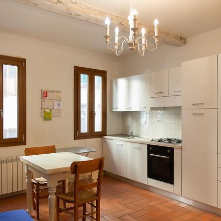 Graceful Apartment In The Heart Of Флоренция Экстерьер фото